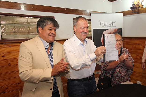 Schiaretti anunció la reparación del puente histórico de La Cumbrecita